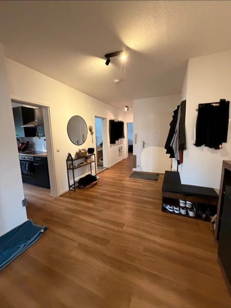 3 Zimmer Wohnung mit 100 m² in Halle (Saale) – Bild 2
