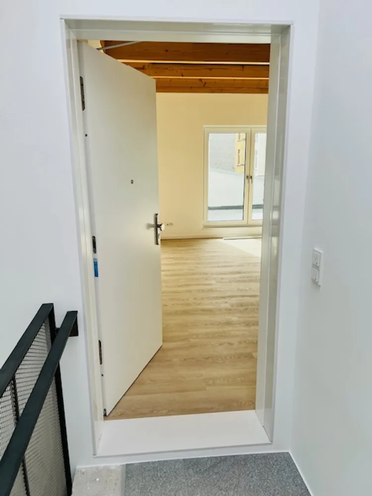 4 Zimmer Wohnung mit 125 m² in Wiesbaden – Bild 1