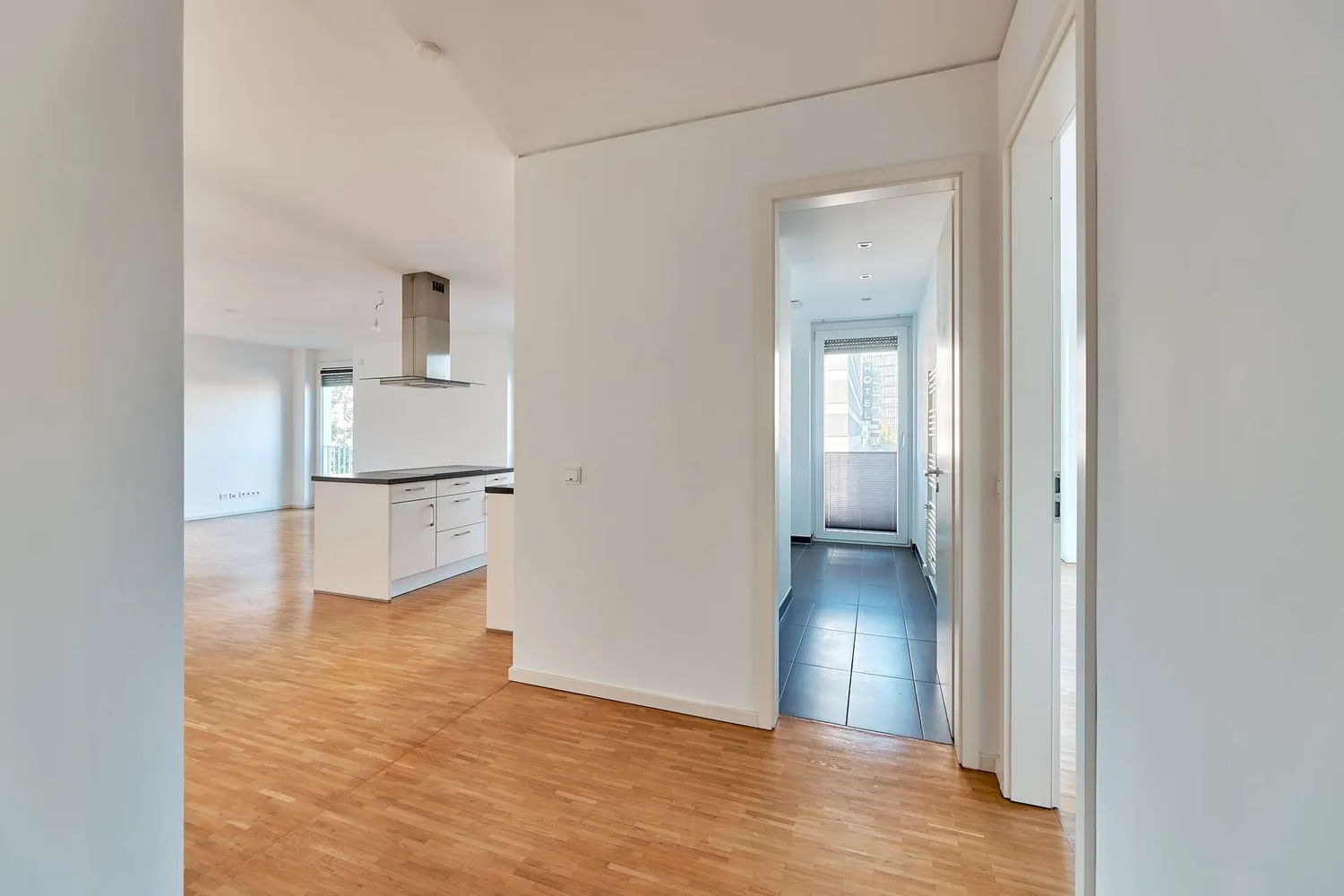 2 room apartment with 87 m² in Frankfurt am Main – Photo 3