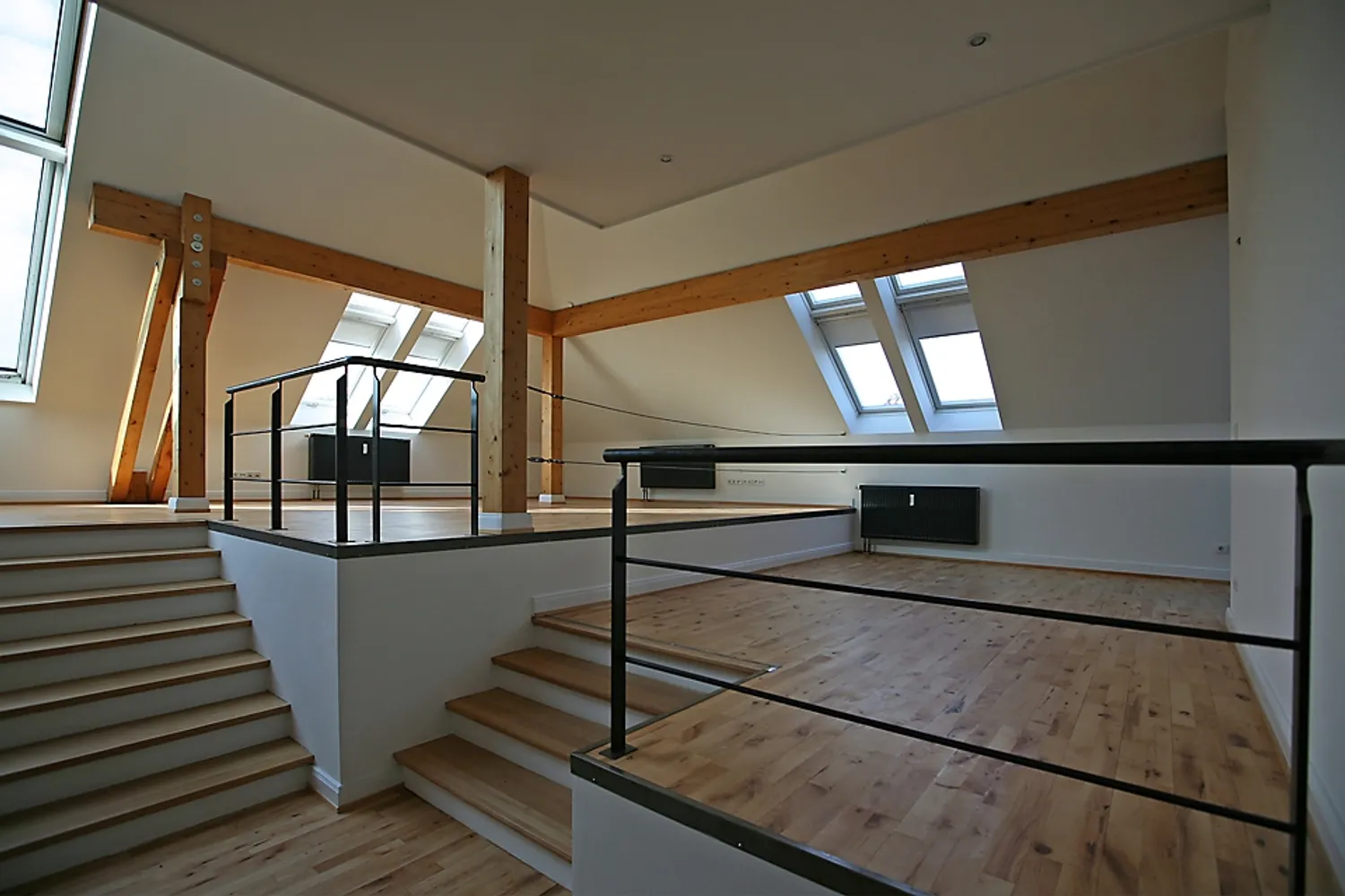 2 Zimmer Wohnung mit 129 m² in Hamburg – Bild 5