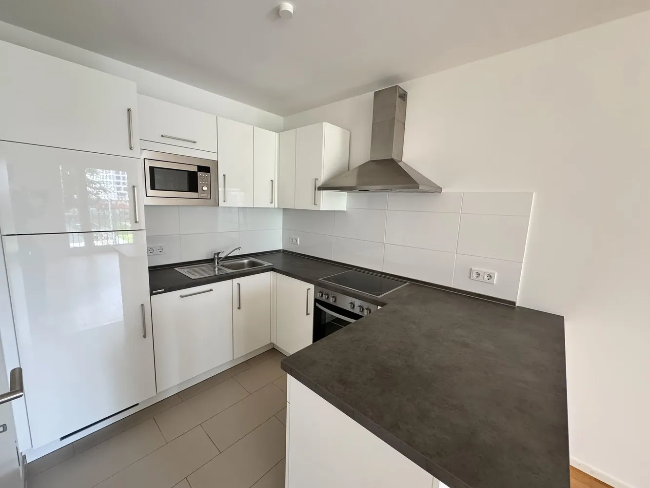 2 room apartment with 61 m² in Berlin – Photo 2