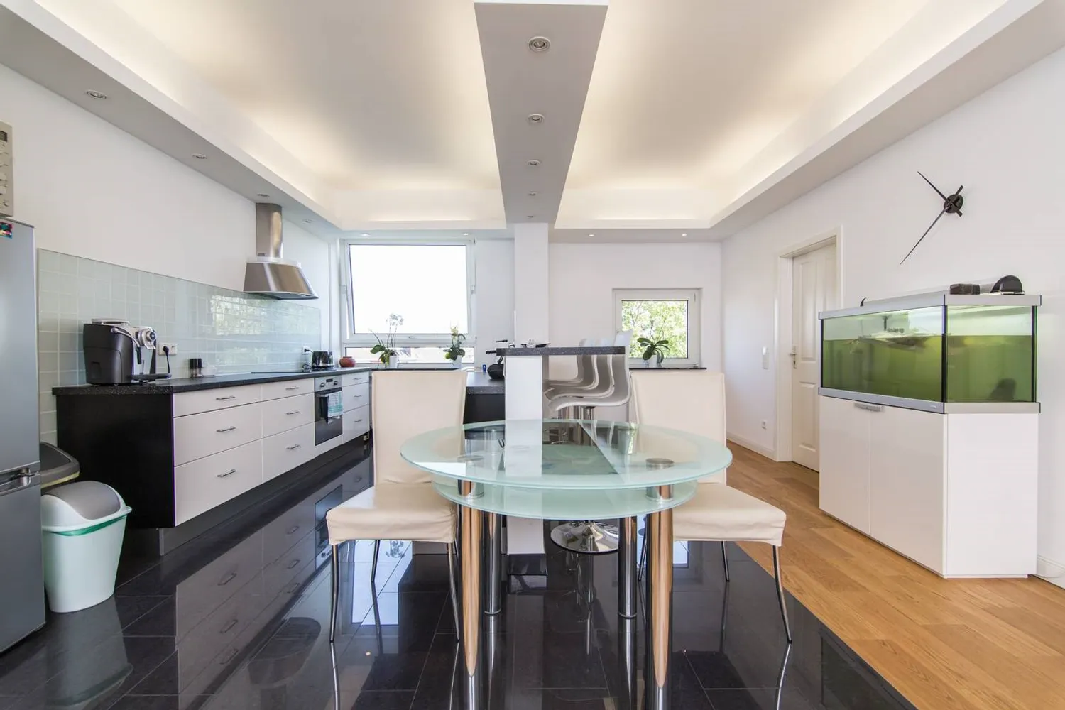 5 Zimmer Wohnung mit 140 m² in Düsseldorf – Bild 1