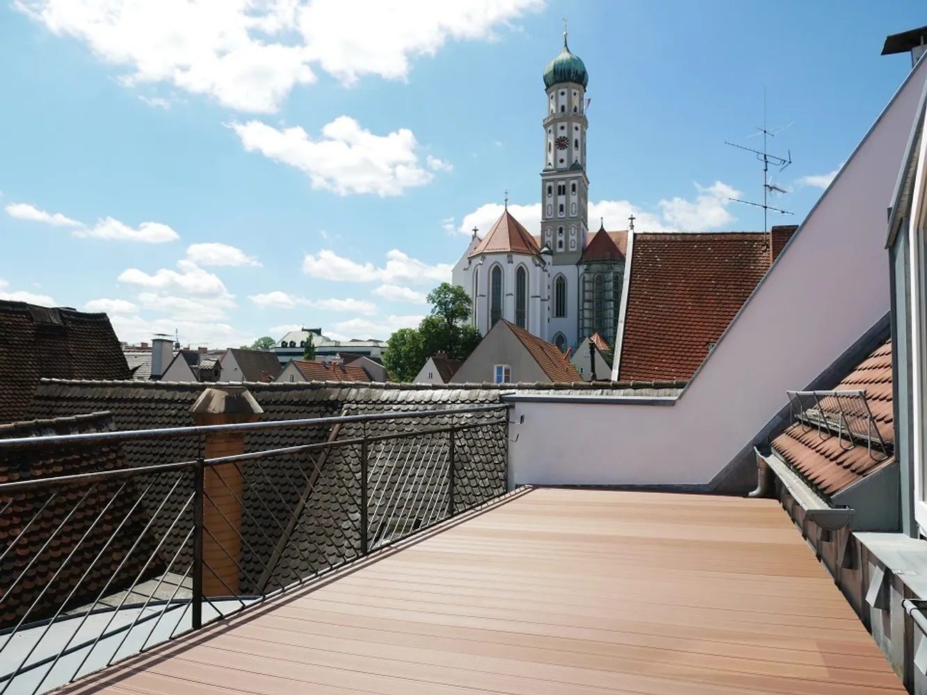 2 Zimmer Wohnung mit 116 m² in Augsburg – Bild 1