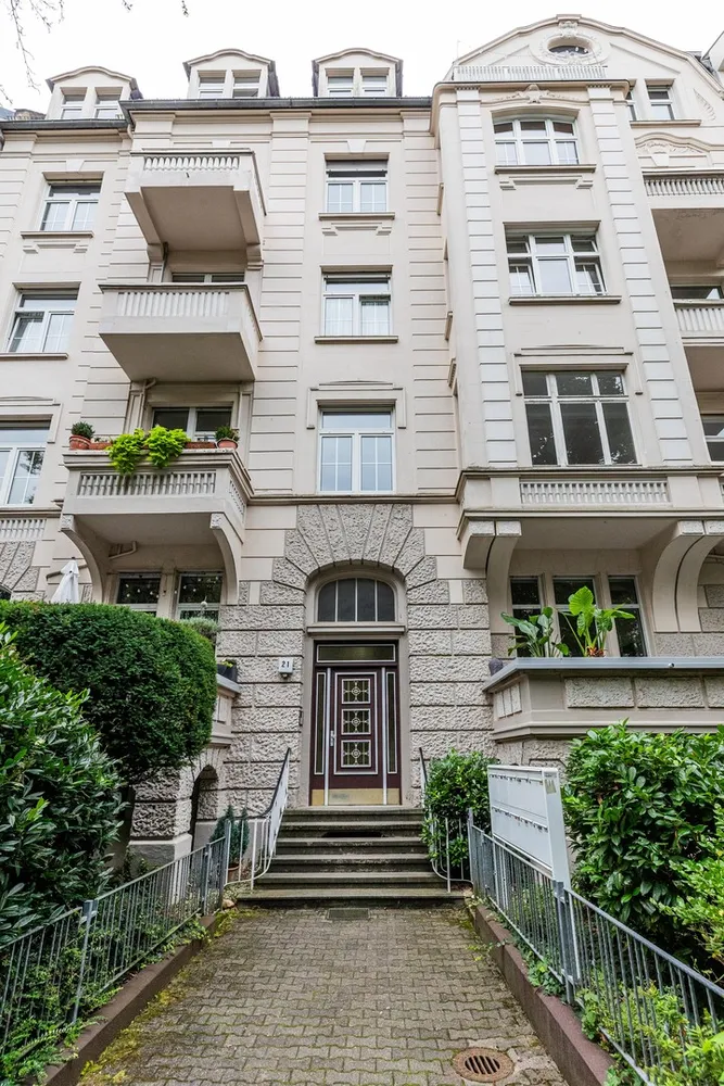 4 Zimmer Wohnung mit 112 m² in Wiesbaden – Bild 1
