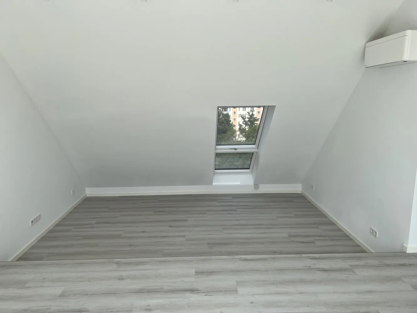 2 Zimmer Wohnung mit 80 m² in Berlin – Bild 9
