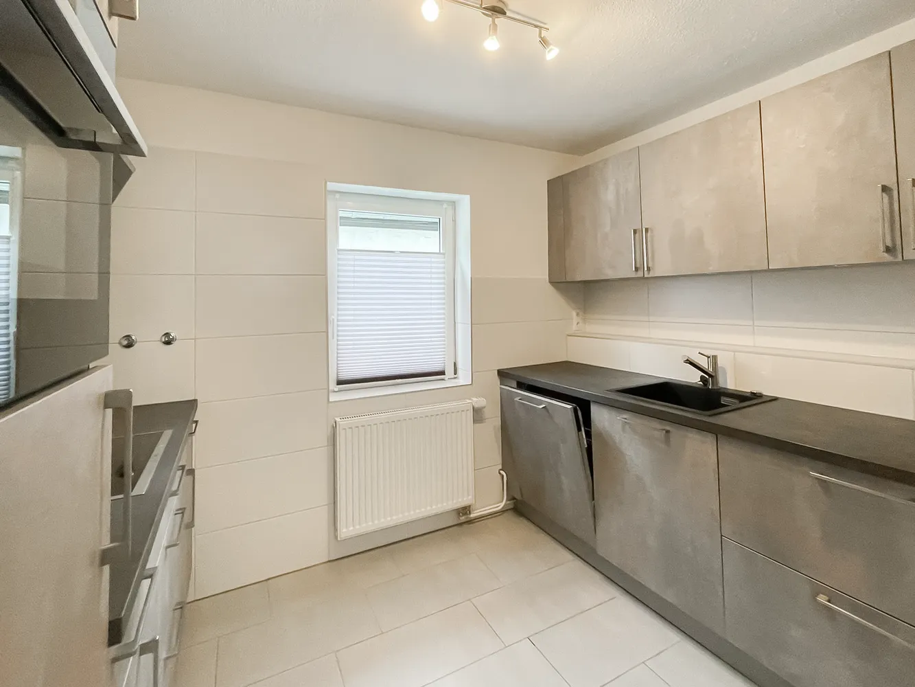4 room apartment with 83 m² in Königswinter – Photo 1