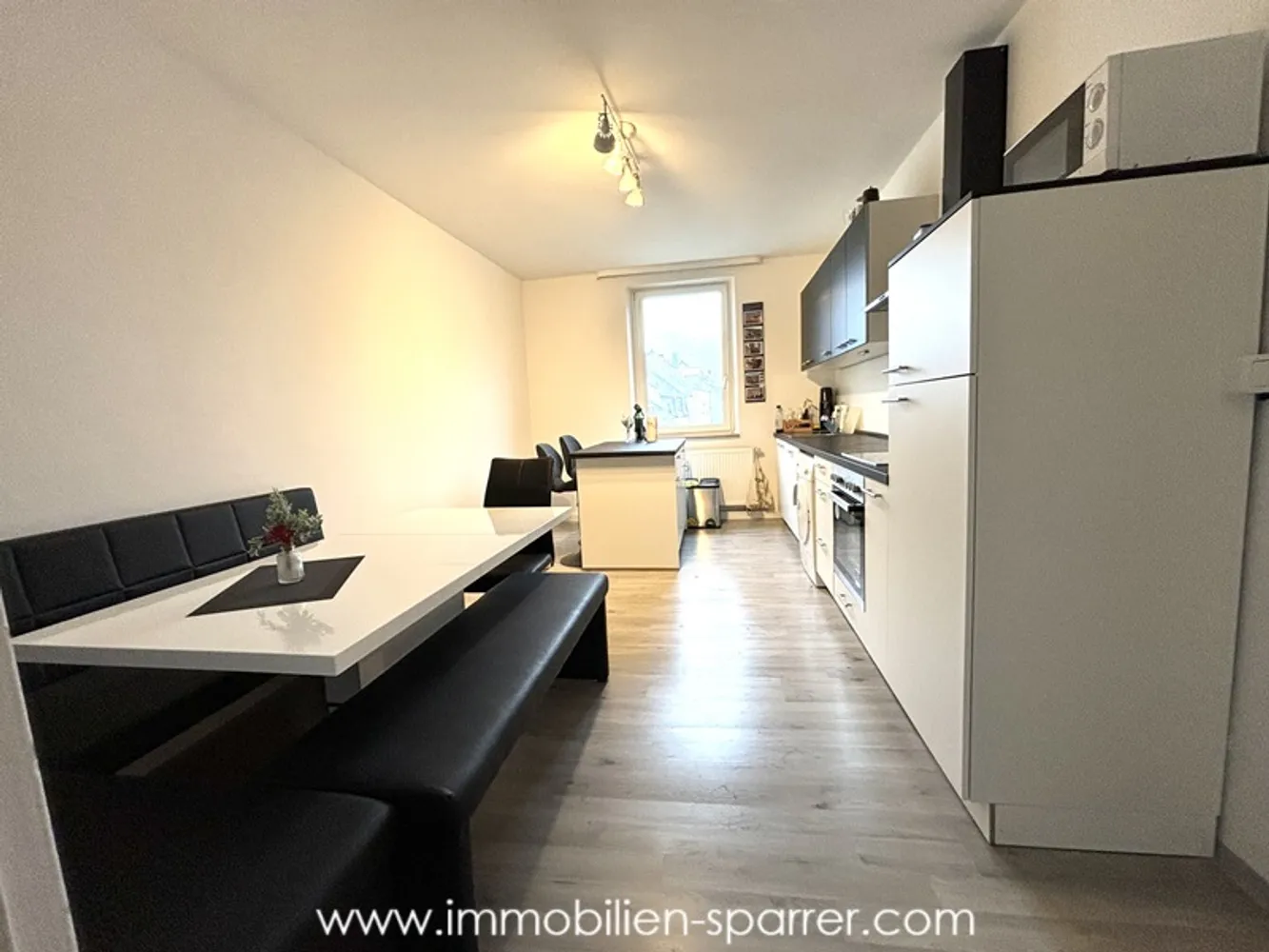 2 room apartment with 80 m² in Weiden in der Oberpfalz – Photo 2