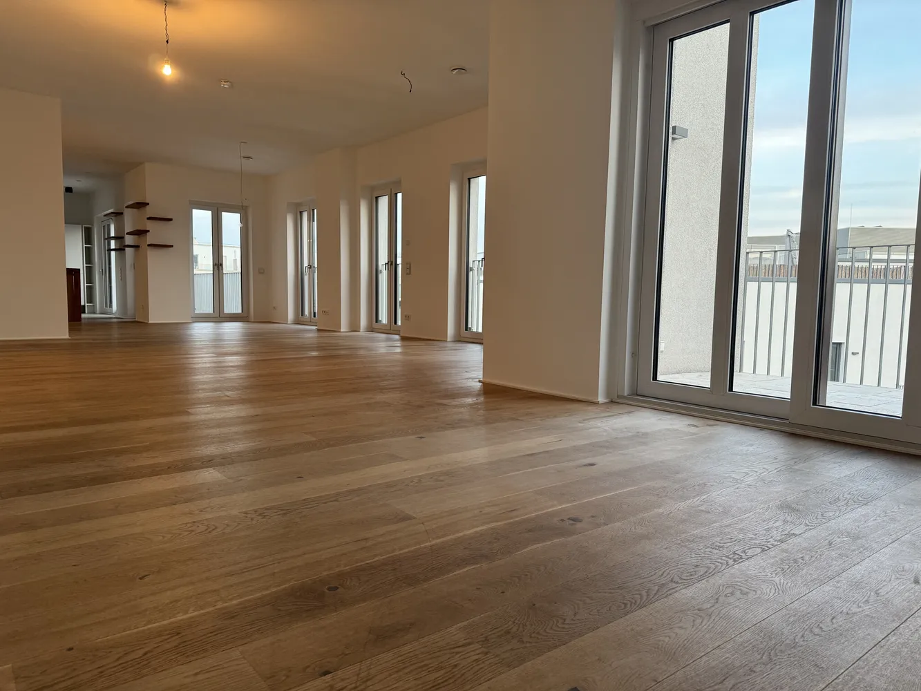 4 Zimmer Wohnung mit 200 m² in Frankfurt am Main – Bild 2