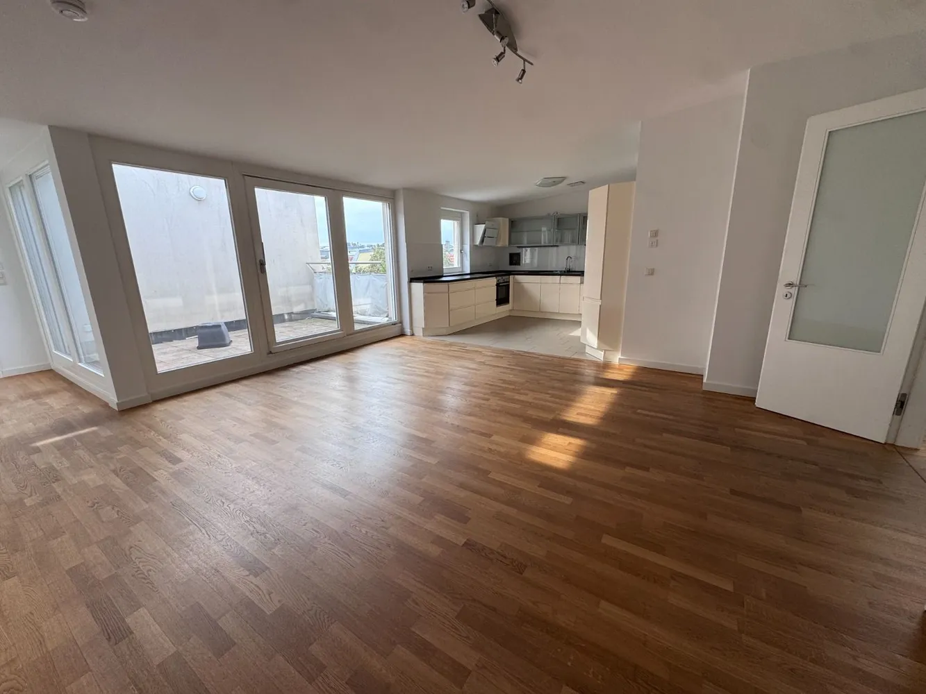 4 Zimmer Wohnung mit 171 m² in Berlin – Bild 3
