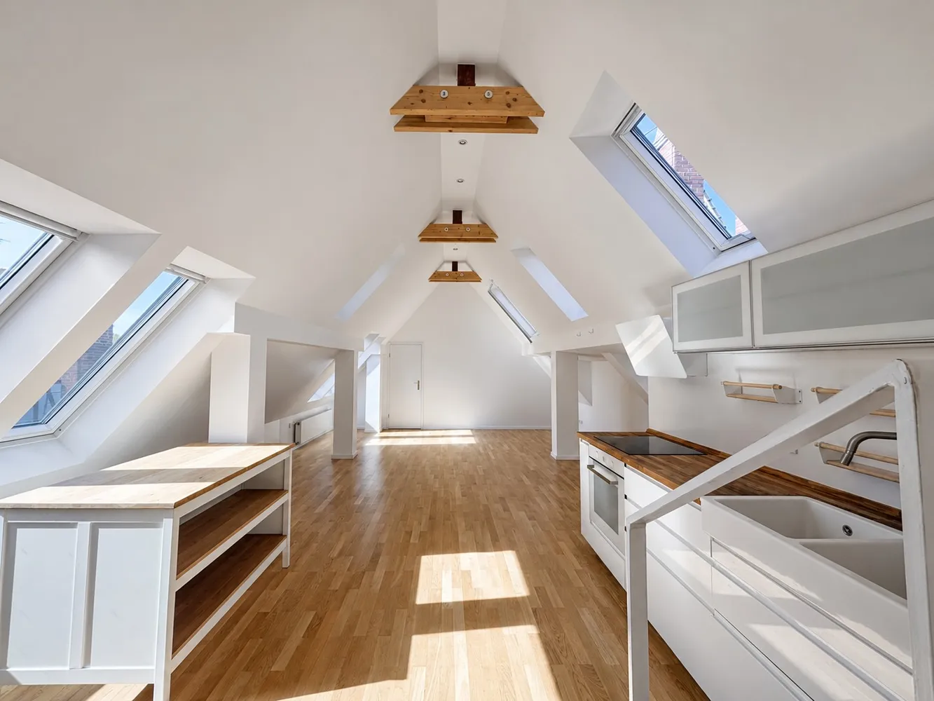 4 Zimmer Wohnung mit 123 m² in Berlin – Bild 1