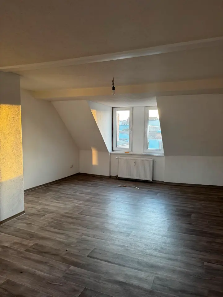 5 Zimmer Wohnung mit 130 m² in Aschersleben – Bild 1