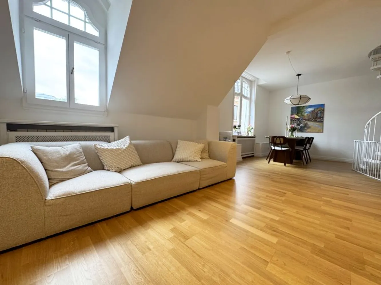 5 Zimmer Wohnung mit 120 m² in Wiesbaden – Bild 1