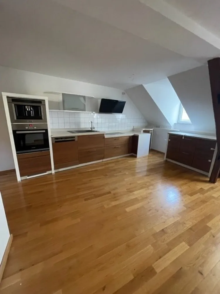 4 Zimmer Wohnung mit 115 m² in Wiesbaden – Bild 1