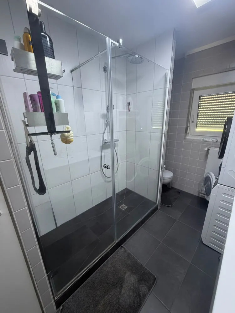 4 Zimmer Wohnung mit 135 m² in Karlsruhe – Bild 2