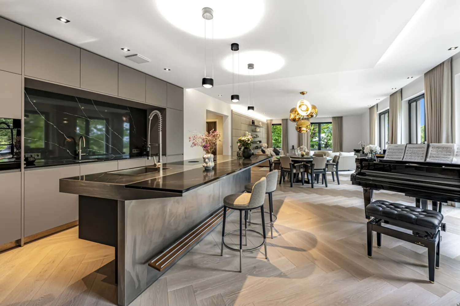 4 Zimmer Wohnung mit 232 m² in Düsseldorf – Bild 1