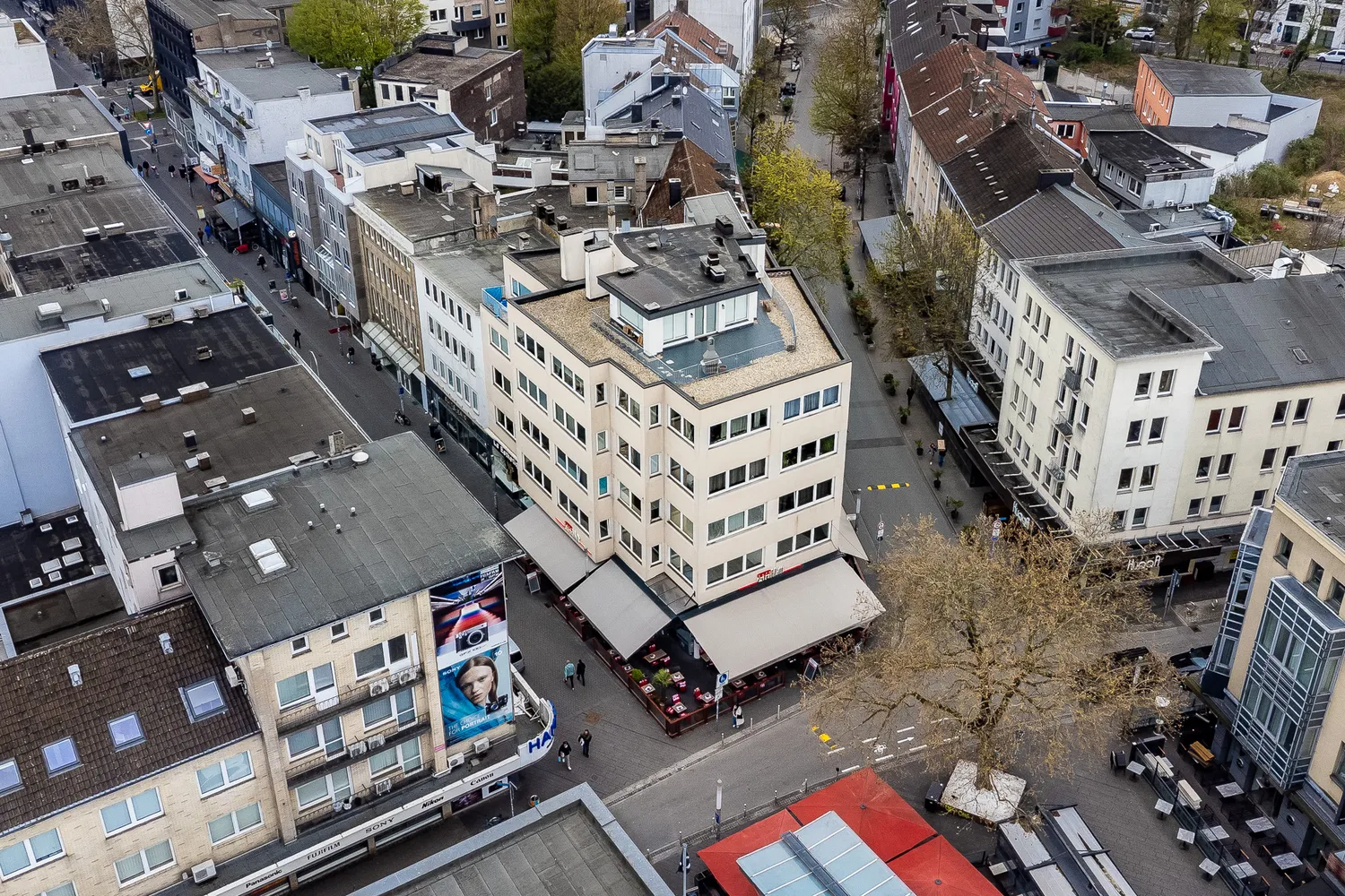 9 Zimmer Wohnung mit 251 m² in Bochum – Bild 1
