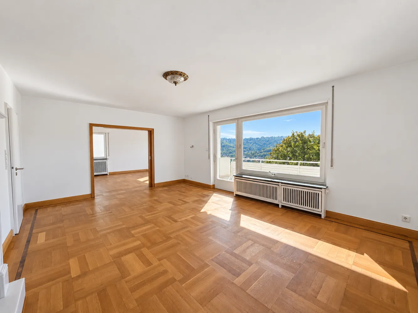 4 Zimmer Wohnung mit 158 m² in Stuttgart – Bild 2