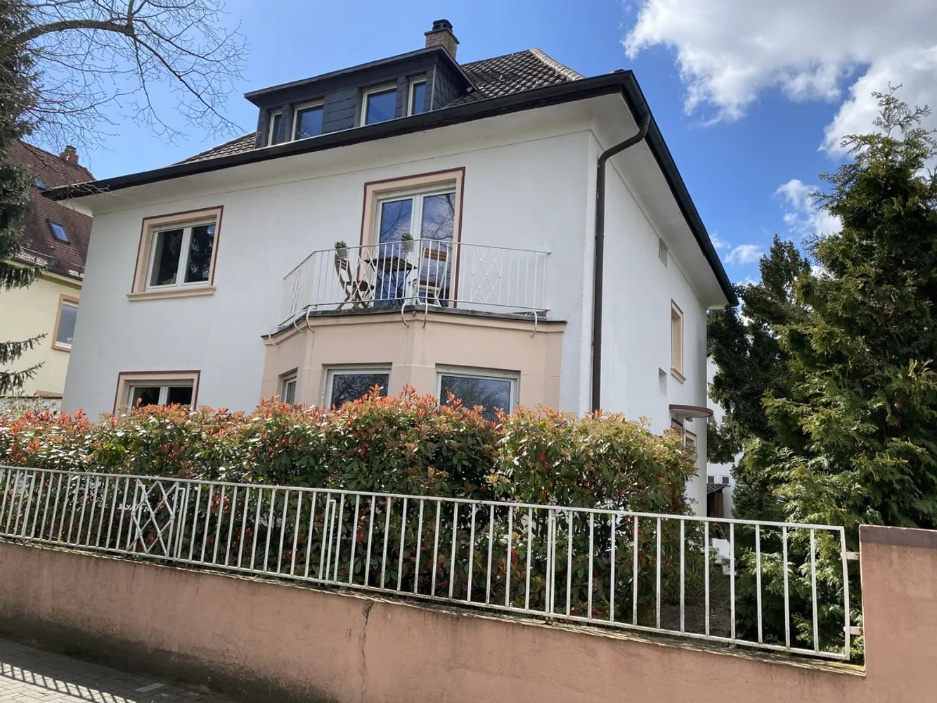 8 Zimmer Haus mit 275 m² in Ludwigshafen am Rhein – Bild 2