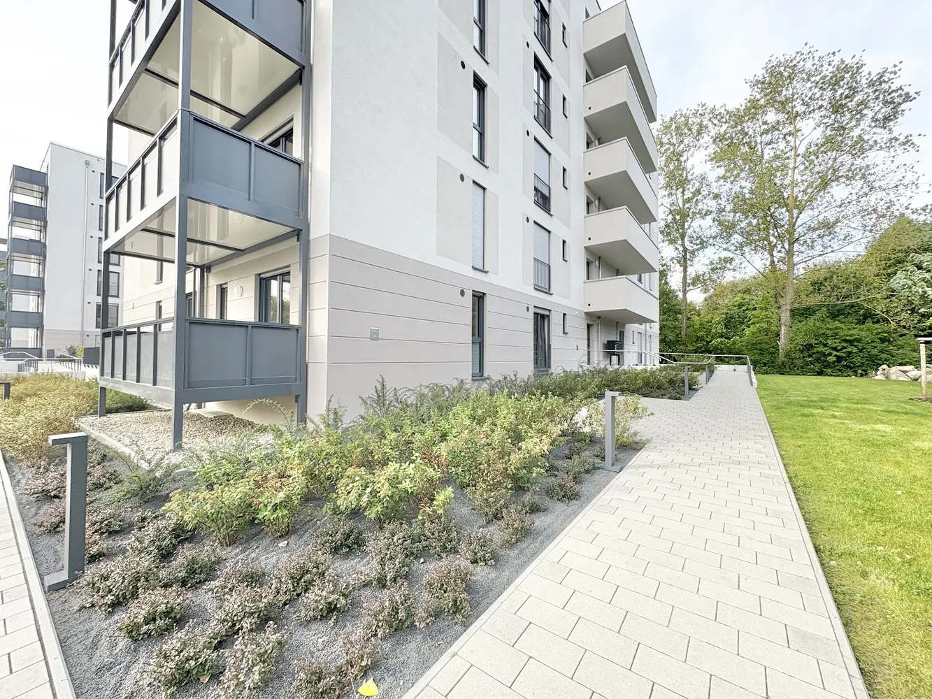 2 Zimmer Wohnung mit 67 m² in Rostock – Bild 2