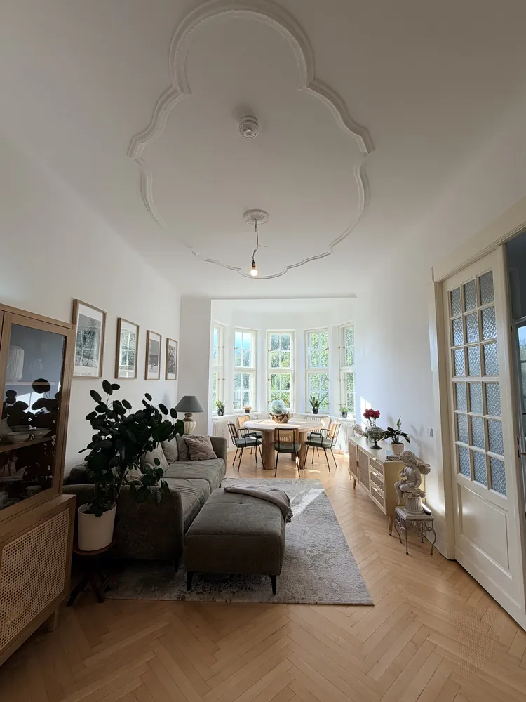 2 room apartment with 115 m² in Berlin – Photo 1