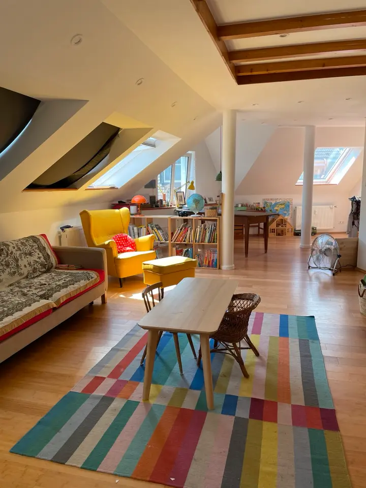4 Zimmer Wohnung mit 101 m² in Düsseldorf – Bild 1