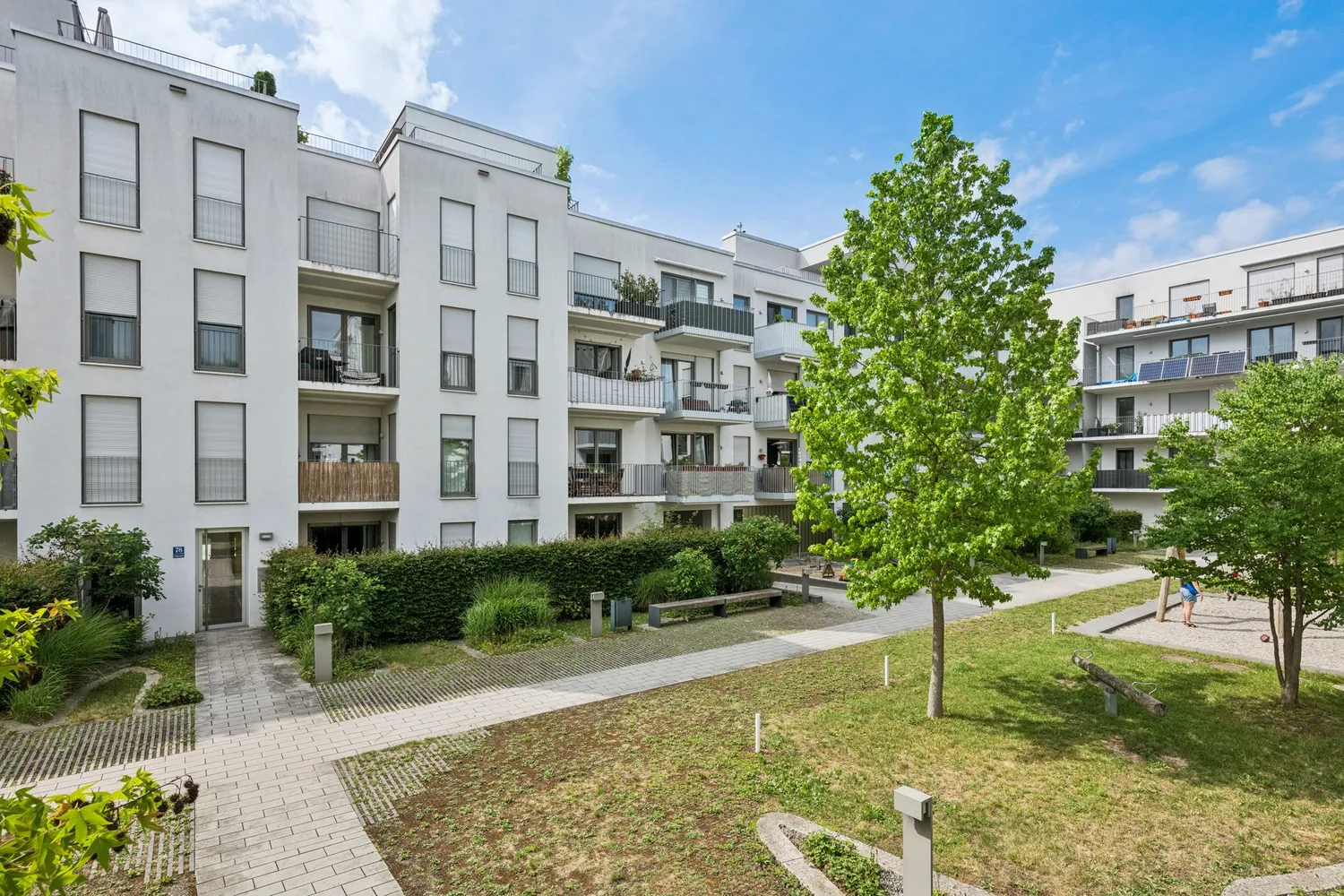 4 Zimmer Wohnung mit 126 m² in München – Bild 2