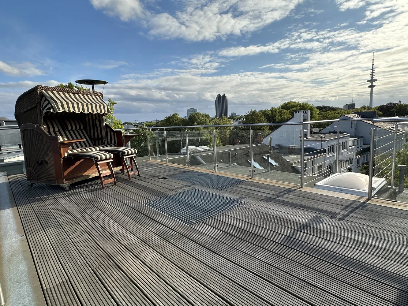 4 Zimmer Wohnung mit 148 m² in Hamburg – Bild 1