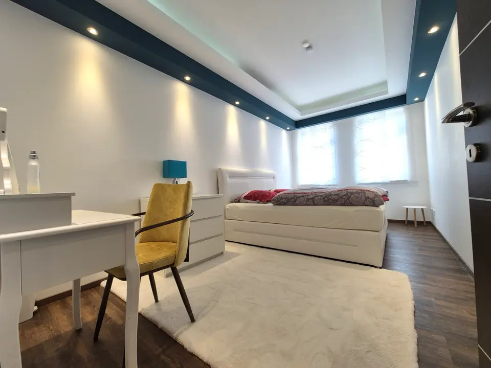 5 Zimmer Wohnung mit 170 m² in Borna – Bild 1