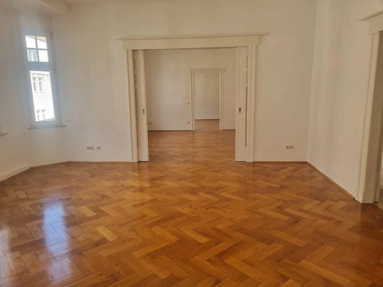5 Zimmer Wohnung mit 192 m² in Jena – Bild 1