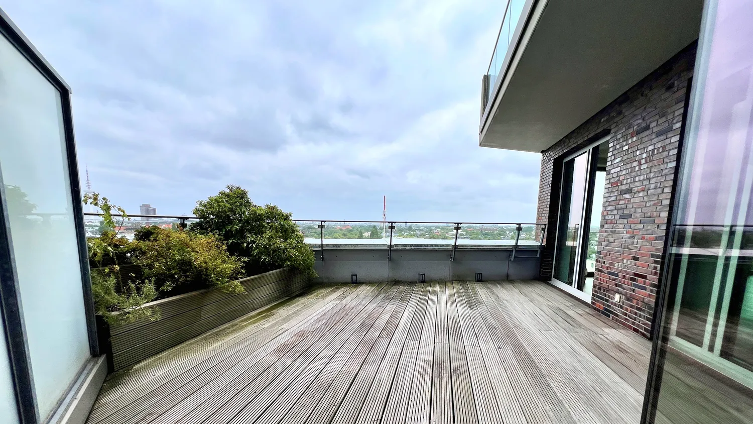 2 Zimmer Wohnung mit 140 m² in Hamburg – Bild 12