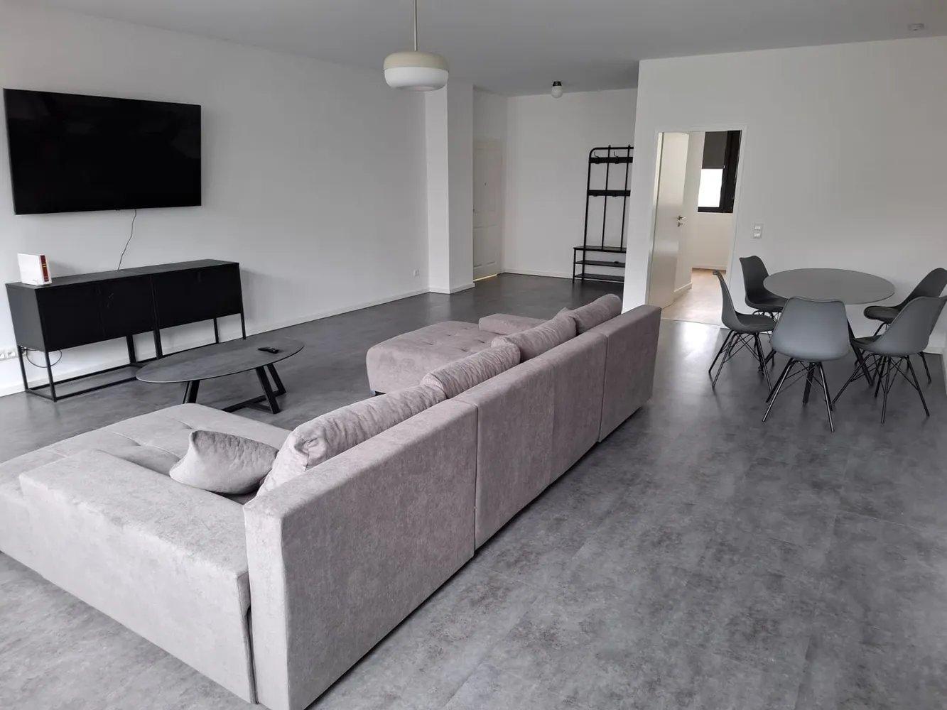 6 Zimmer Wohnung mit 250 m² in Aachen – Bild 4