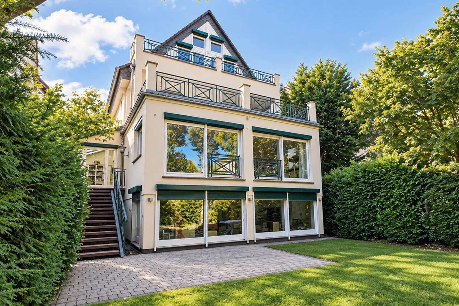 8 Zimmer Haus mit 220 m² in Mannheim – Bild 1