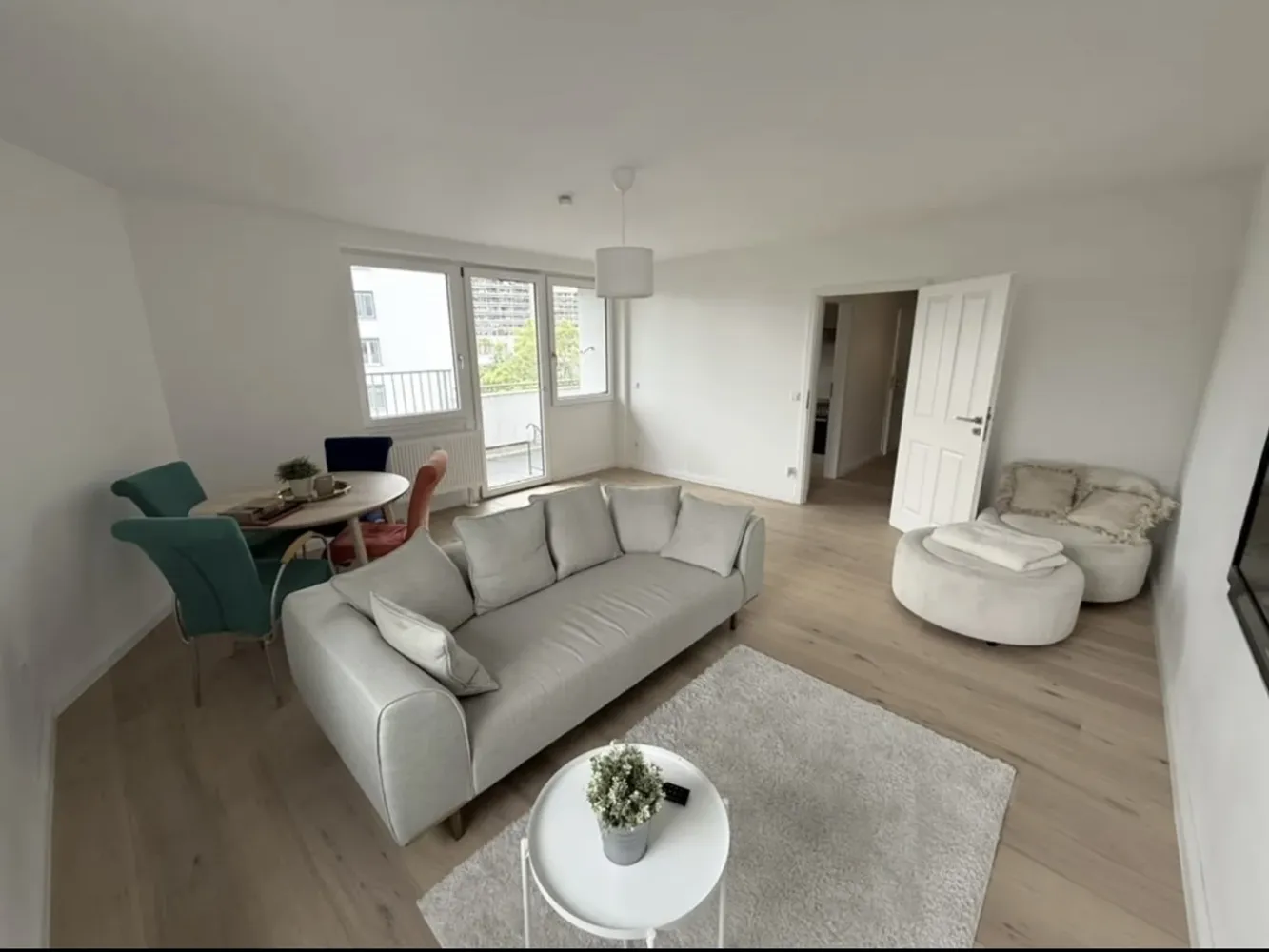 2 Zimmer Wohnung mit 71 m² in München – Bild 2