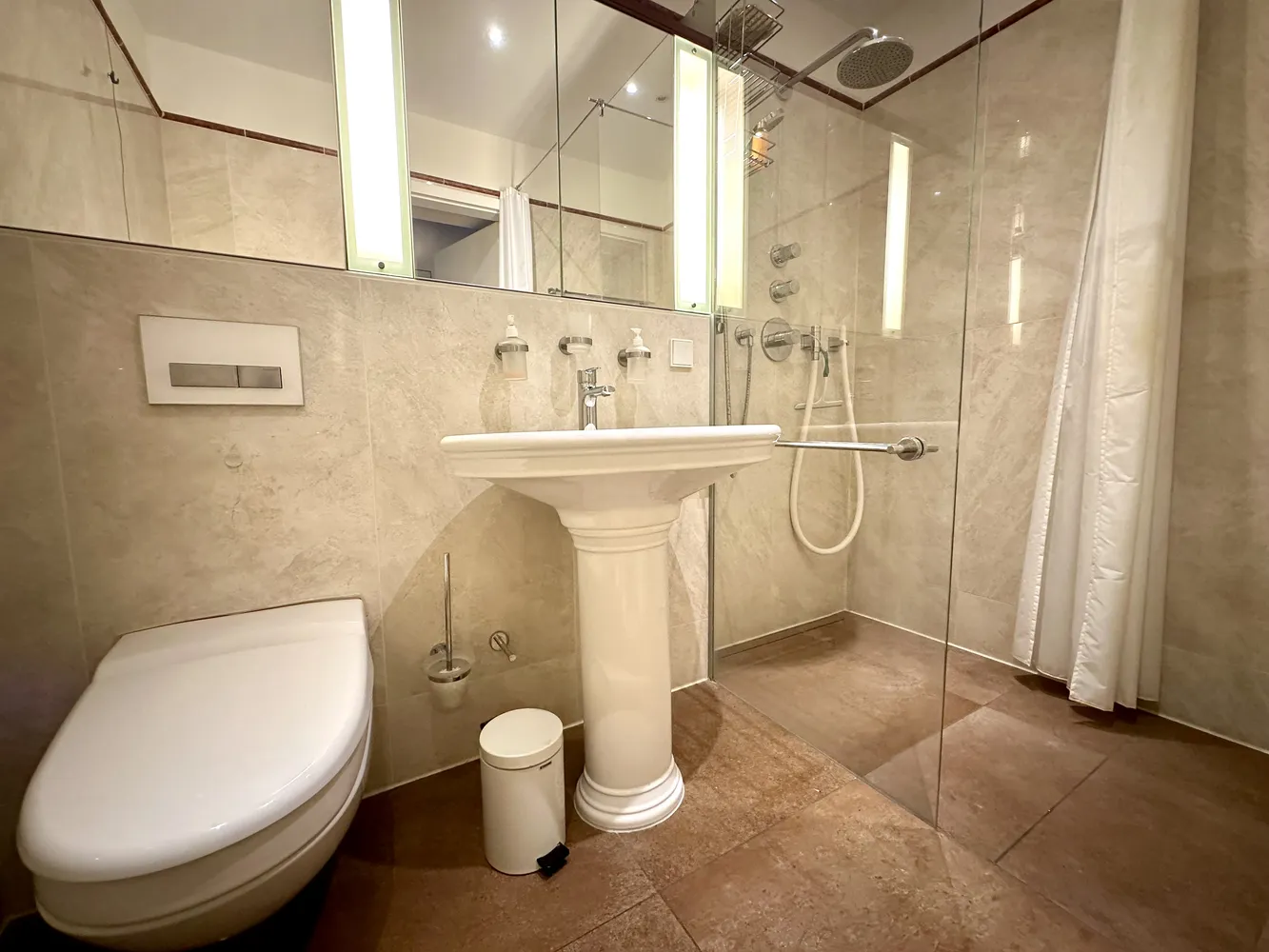 4 room apartment with 160 m² in Düsseldorf – Photo 6