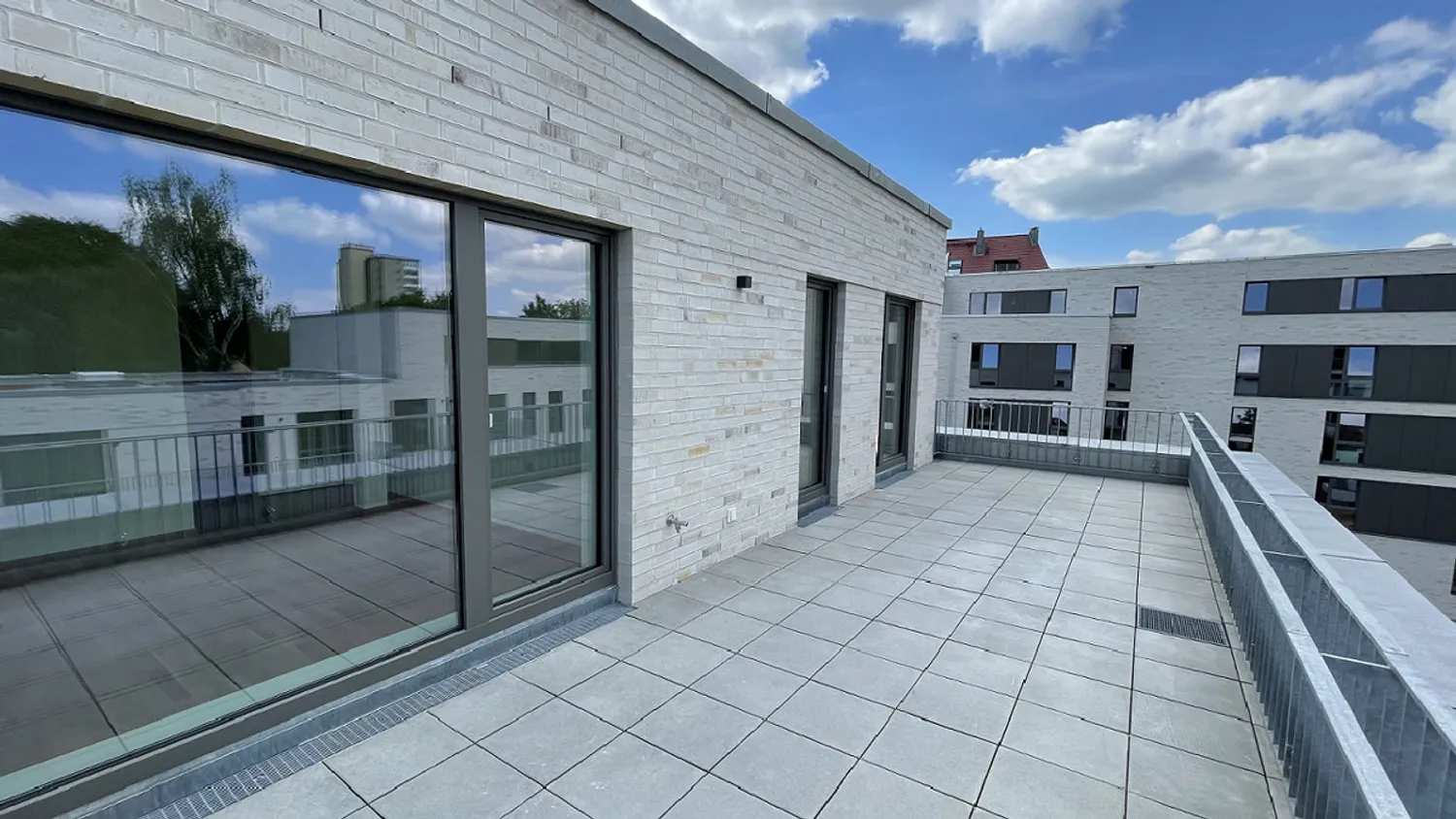 4 Zimmer Wohnung mit 128 m² in Hamburg – Bild 1