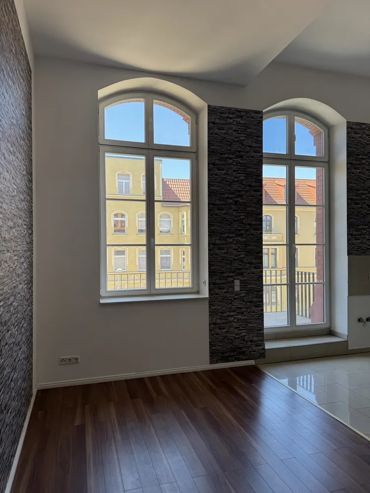 1 Zimmer Wohnung mit 103 m² in Magdeburg – Bild 2