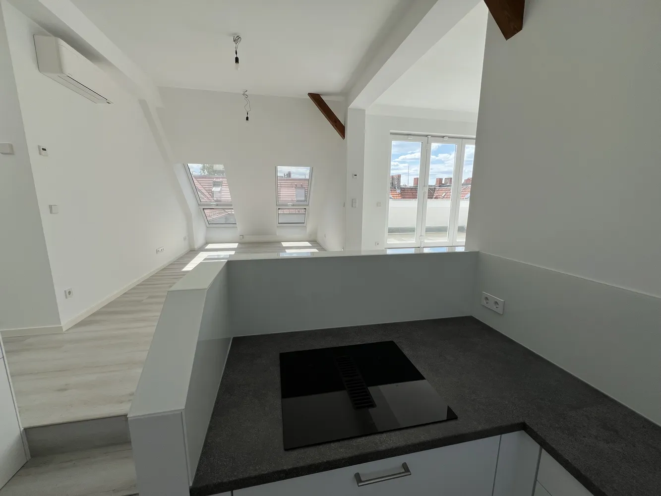 2 Zimmer Wohnung mit 80 m² in Berlin – Bild 1