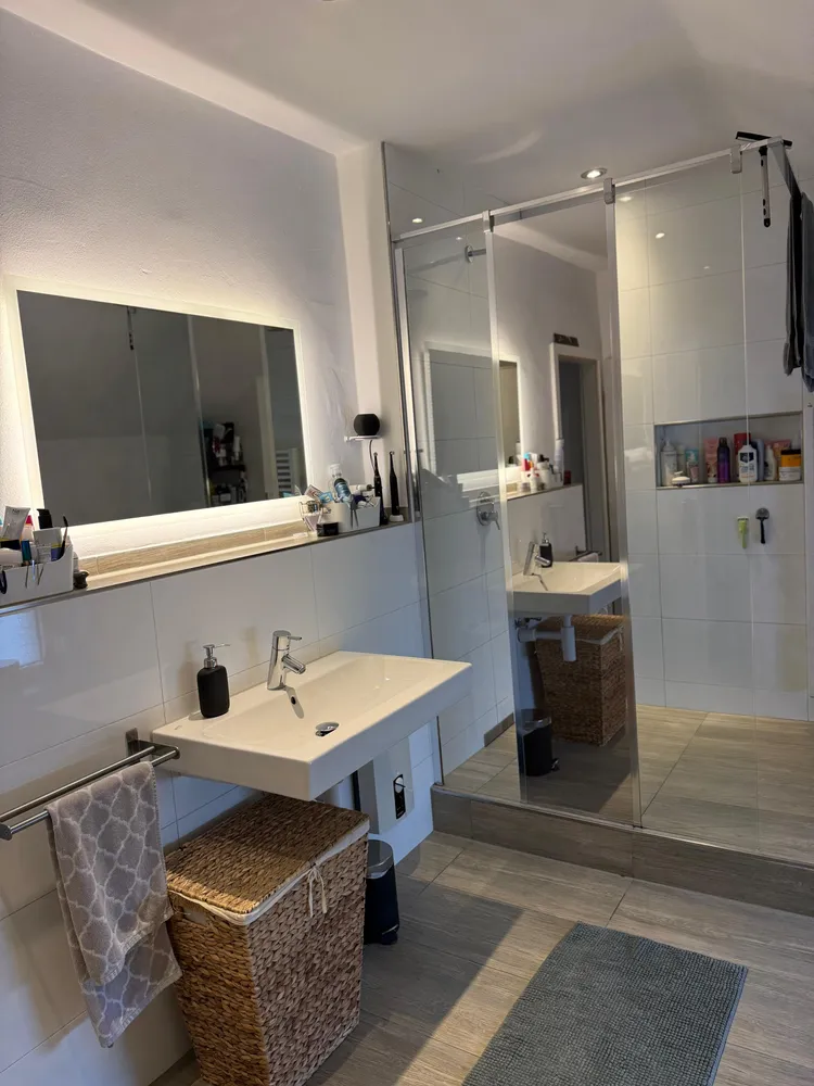 4 Zimmer Wohnung mit 140 m² in Solingen – Bild 1