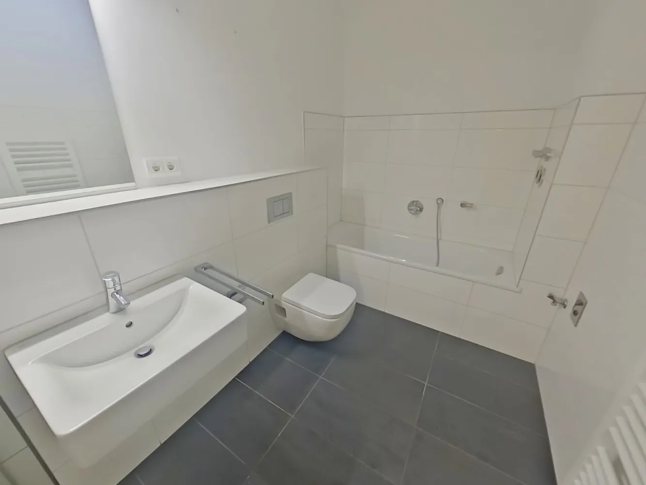 2 Zimmer Wohnung mit 83 m² in Frankfurt am Main – Bild 3