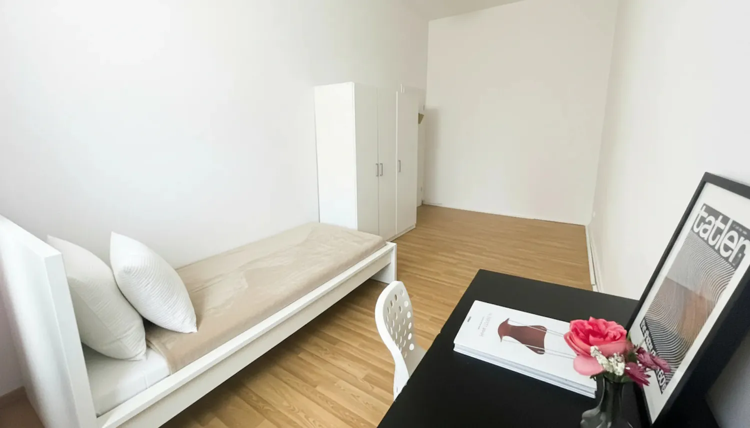 Shared room with 15 m² in Berlin – Photo 3