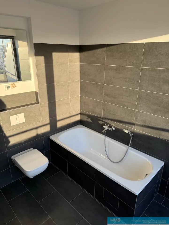 2 Zimmer Wohnung mit 102 m² in Berlin – Bild 9