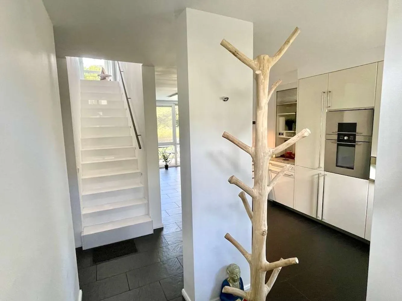 6 Zimmer Wohnung mit 118 m² in Düsseldorf – Bild 1