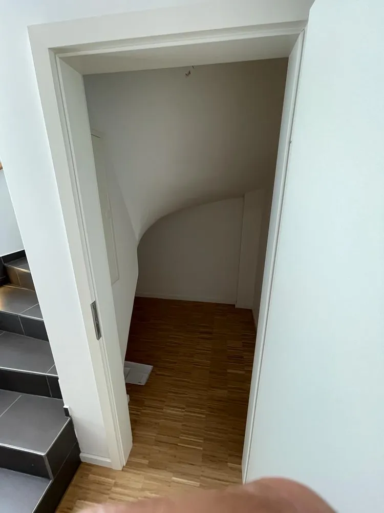 6 Zimmer Wohnung mit 151 m² in Bornheim – Bild 2