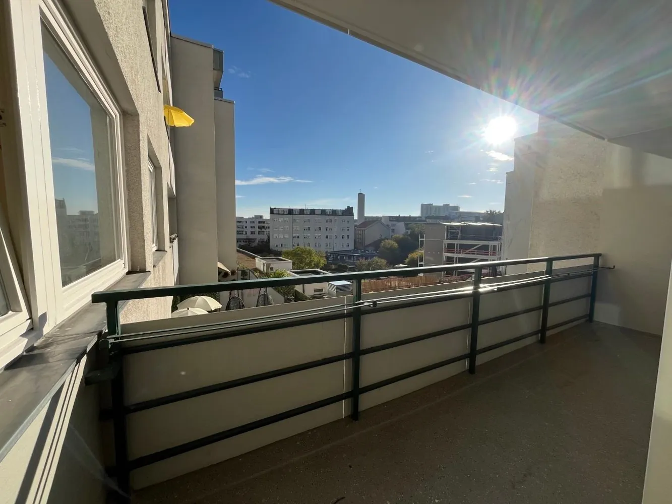 2 Zimmer Wohnung mit 81 m² in Berlin – Bild 1