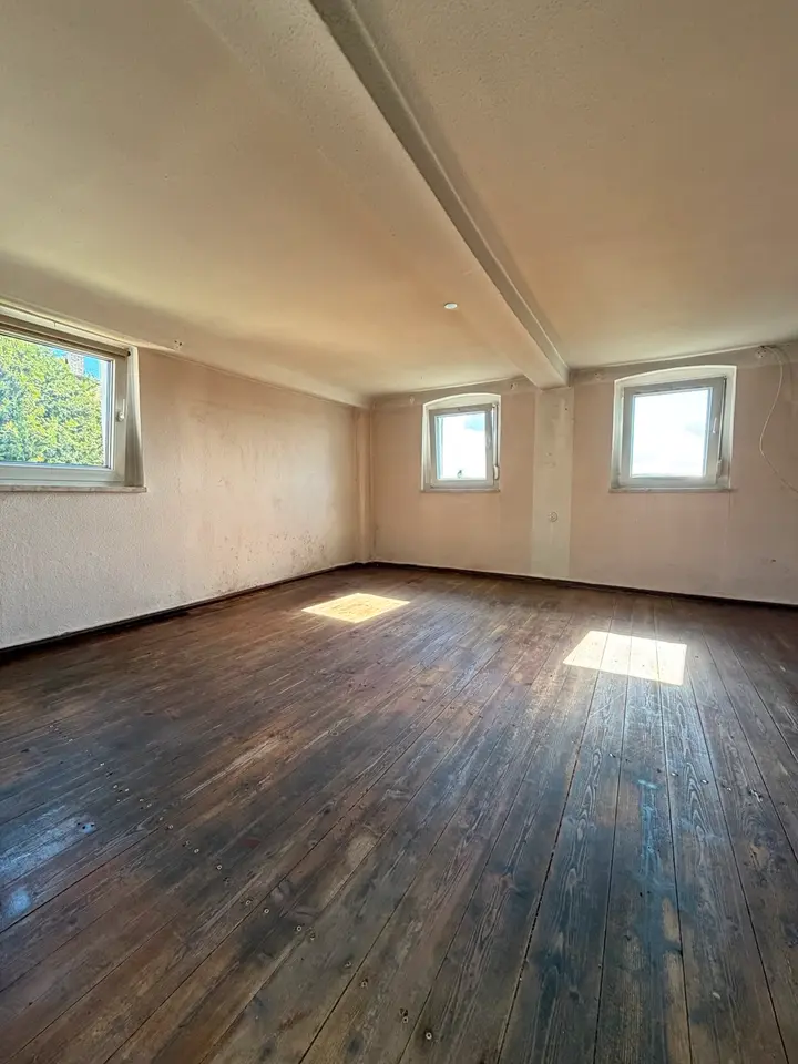 7 Zimmer Haus mit 120 m² in Altenburg – Bild 1