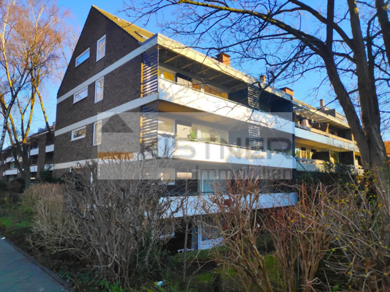 3 Zimmer Wohnung mit 90 m² in Düsseldorf – Bild 2