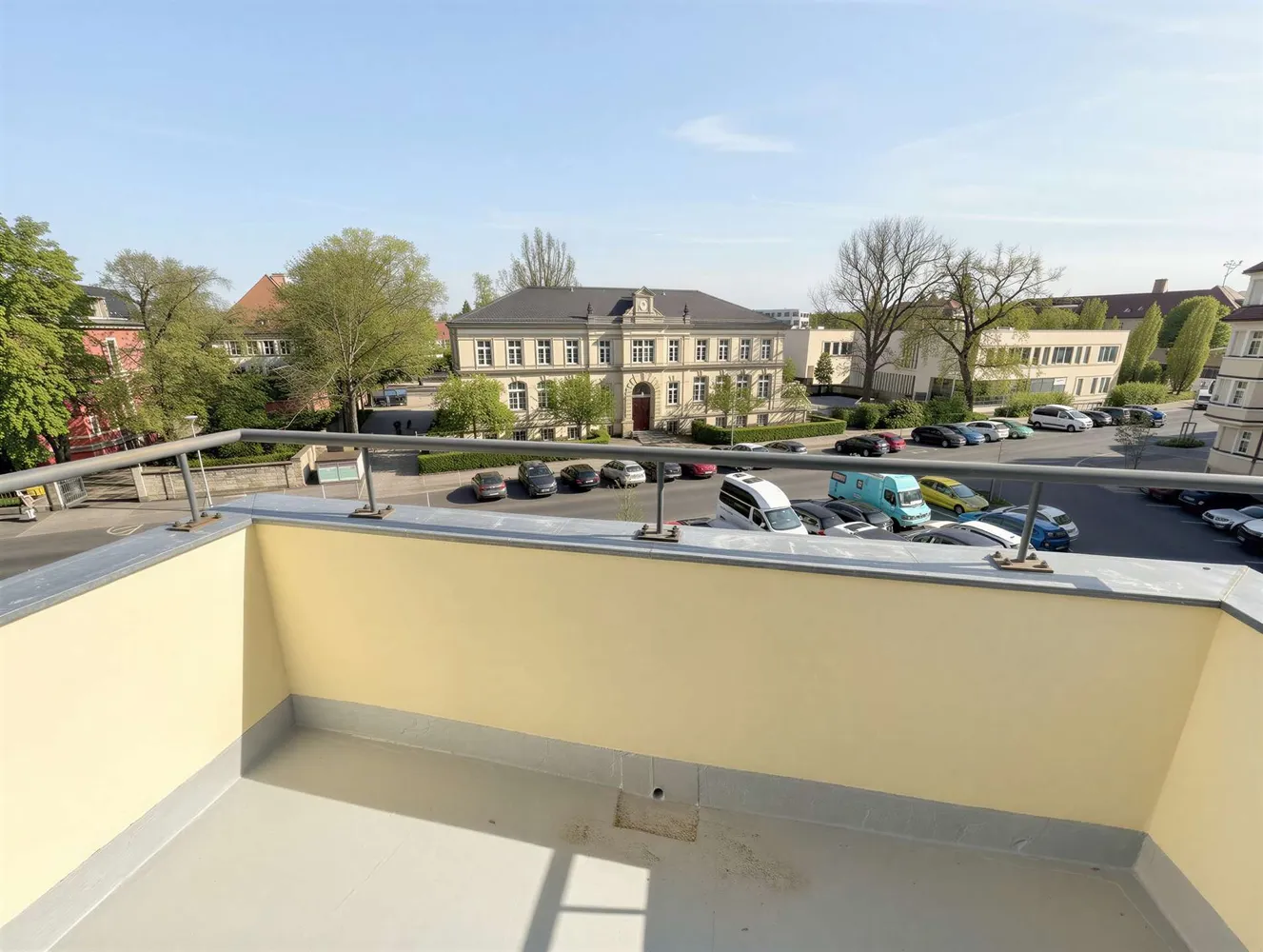 4 Zimmer Wohnung mit 147 m² in Dresden – Bild 1