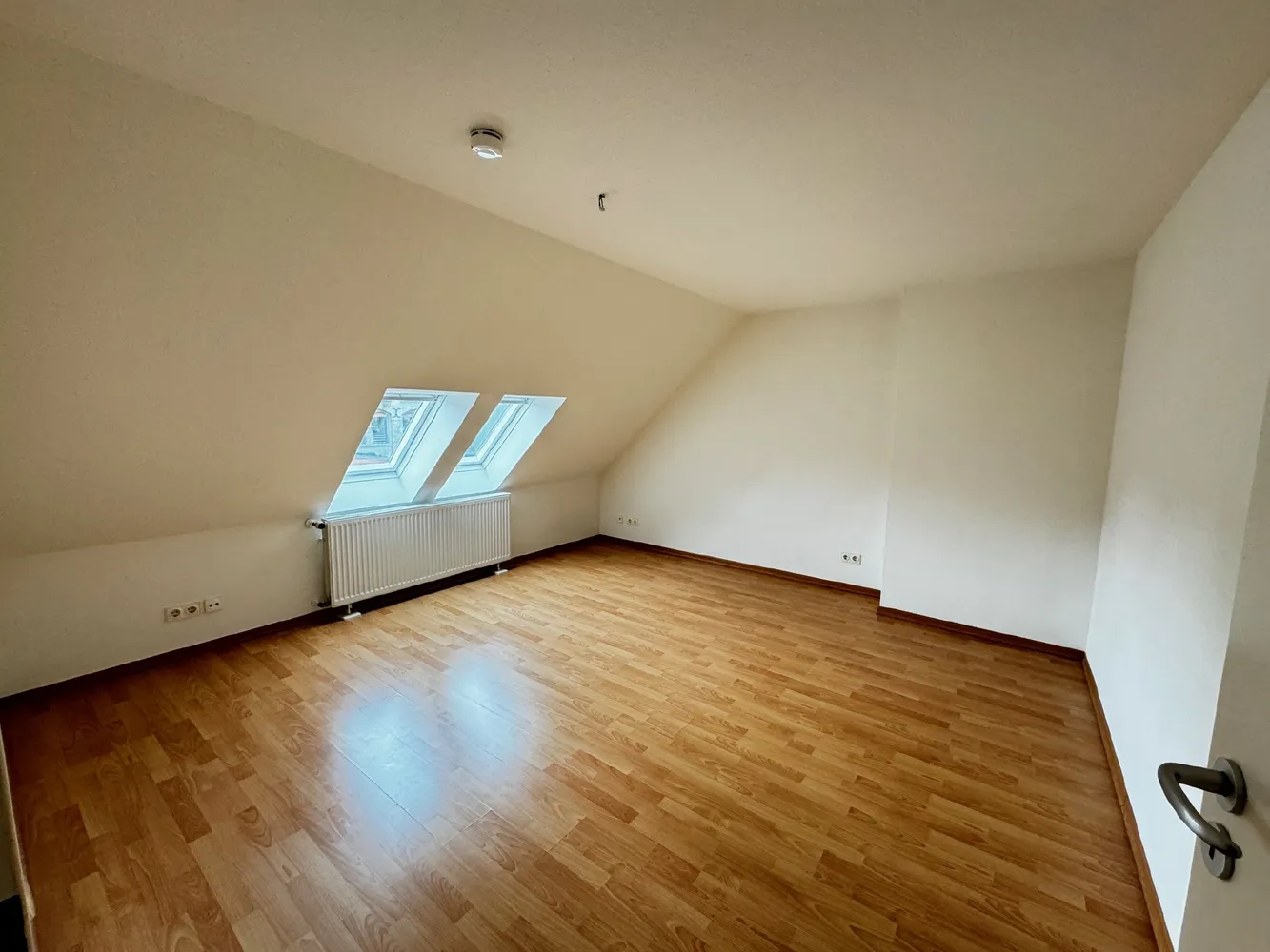 4 Zimmer Wohnung mit 120 m² in Hannover – Bild 2