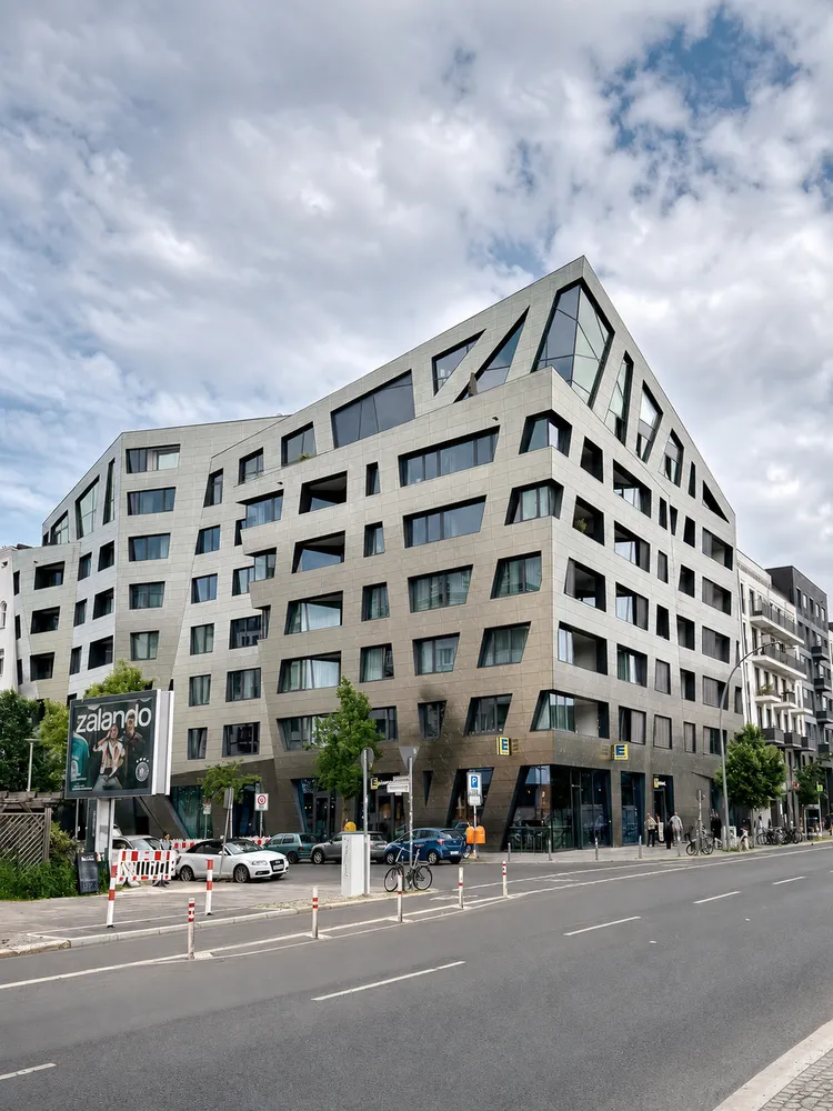 2 Zimmer Wohnung mit 77 m² in Berlin – Bild 2