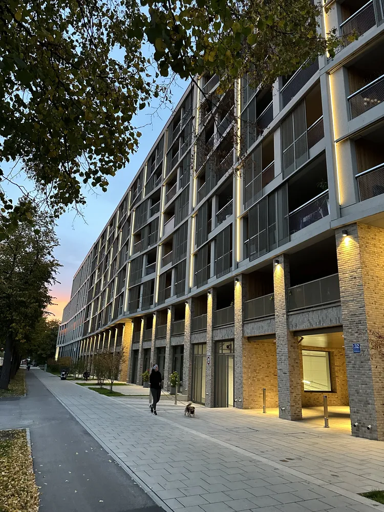 4 Zimmer Wohnung mit 95 m² in München – Bild 1